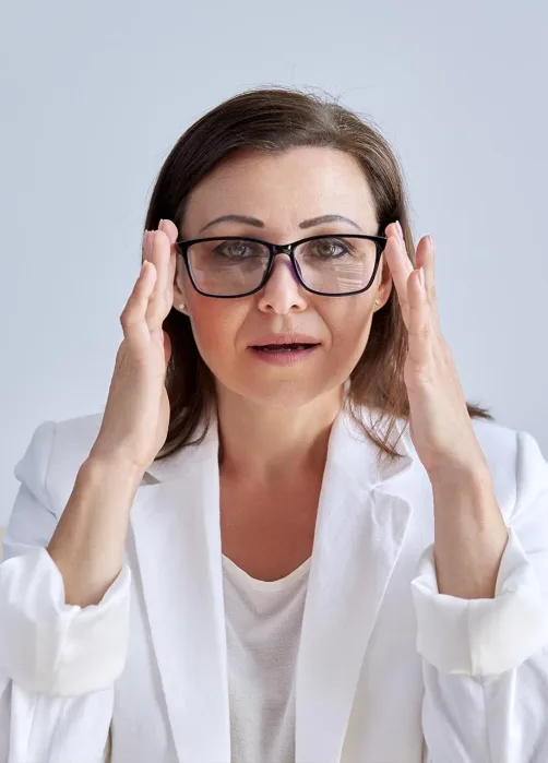 positive-talking-middle-aged-business-woman-lookin-2024-12-08-01-17-09-utc